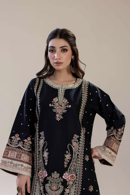 Luxe Pret two piece embroidered AD11