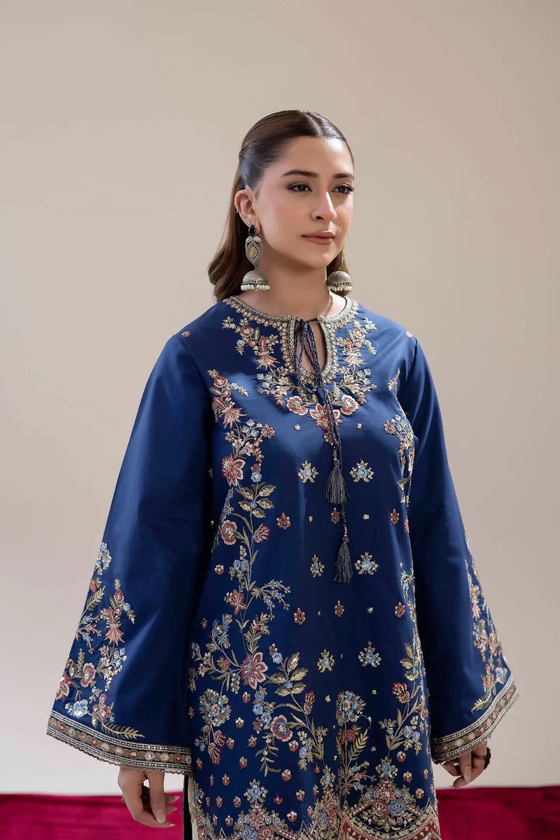 Luxe Pret two piece embroidered AD08
