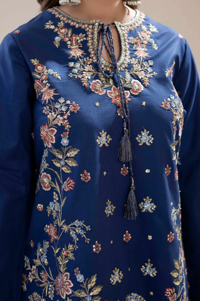Luxe Pret two piece embroidered AD08
