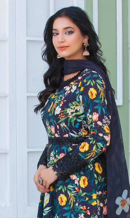 3 Piece Slub Khaddar Embroidered Suit with Chiffon Dupatta
